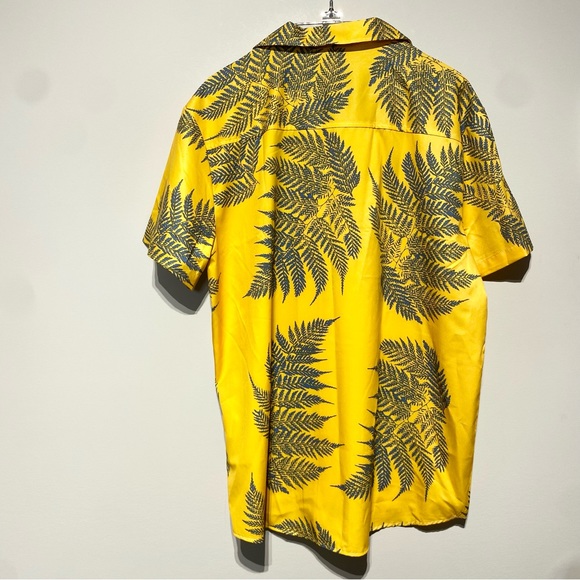 ๐๏ธ4 for 20$ / Shein Leave Short Sleeve Shirt / Yellow / XL - Picture 5 of 9